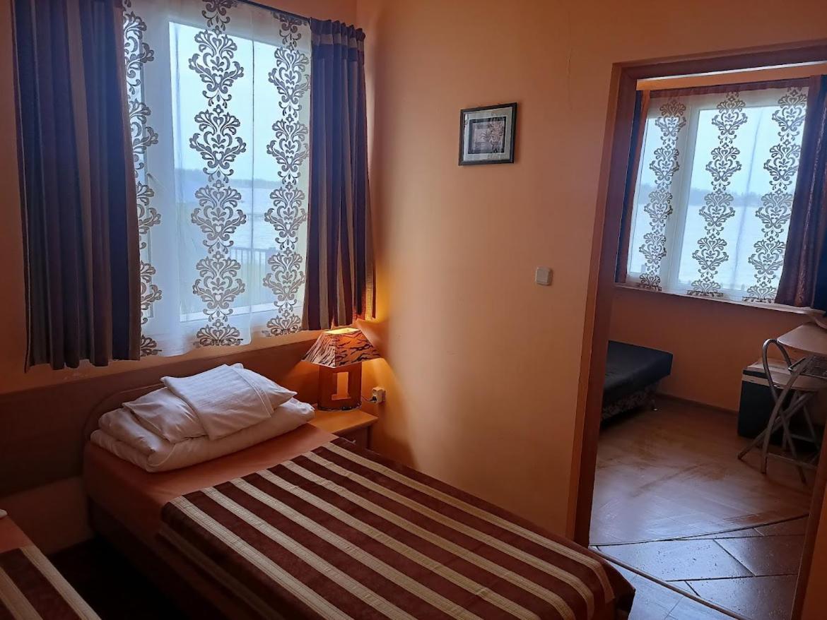 "Vanilla" Pokoje I Apartamenty Nad Brzegiem Jeziora Okuninka Esterno foto